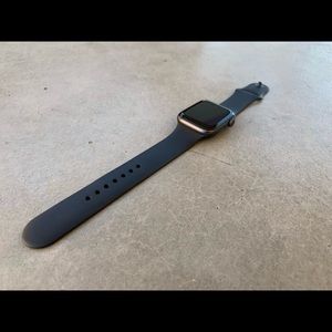 Apple Watch Series 4 (Cellular, GPS, 44mm)